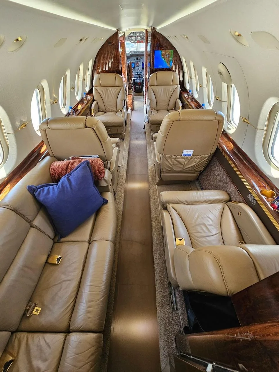 Cabin interior of a 2005 HAWKER 800XP.