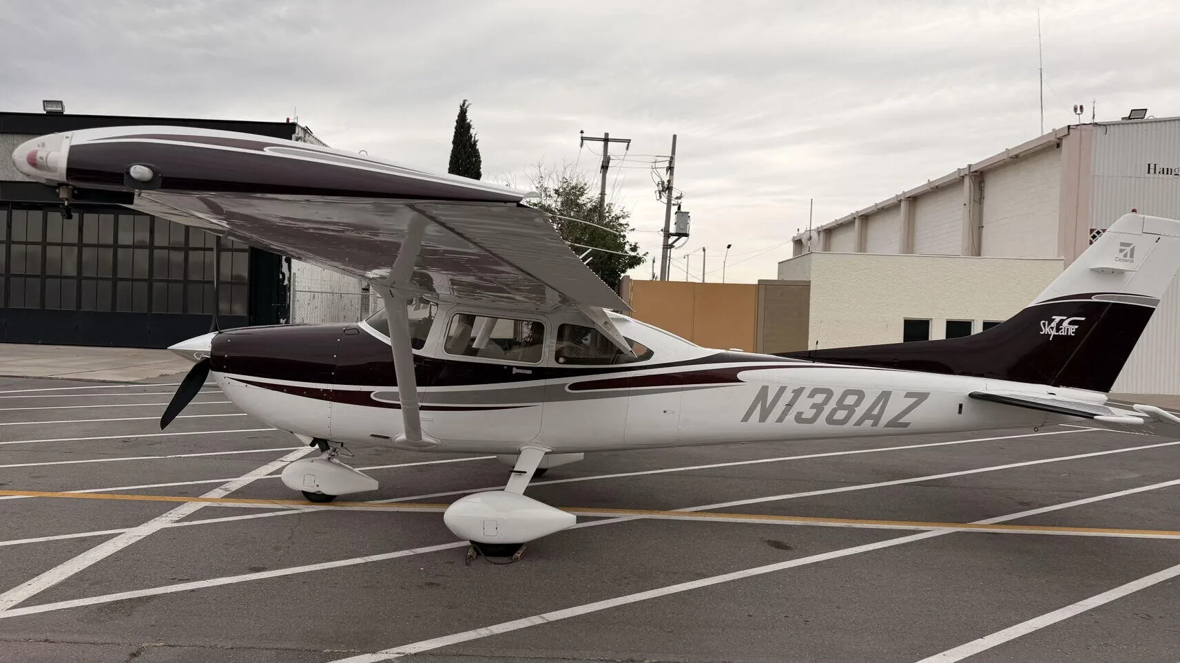 Exterior view of a 2004 Cessna 182T Skylane.