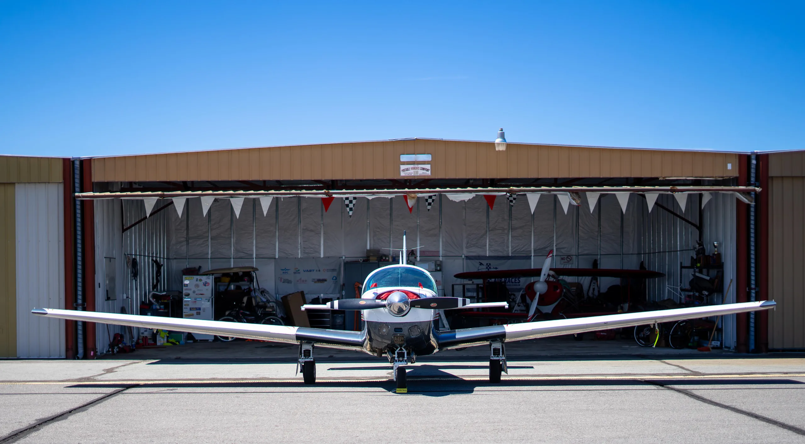 Exterior view of a 1965 Mooney M20E Super 21 / Chaparral.