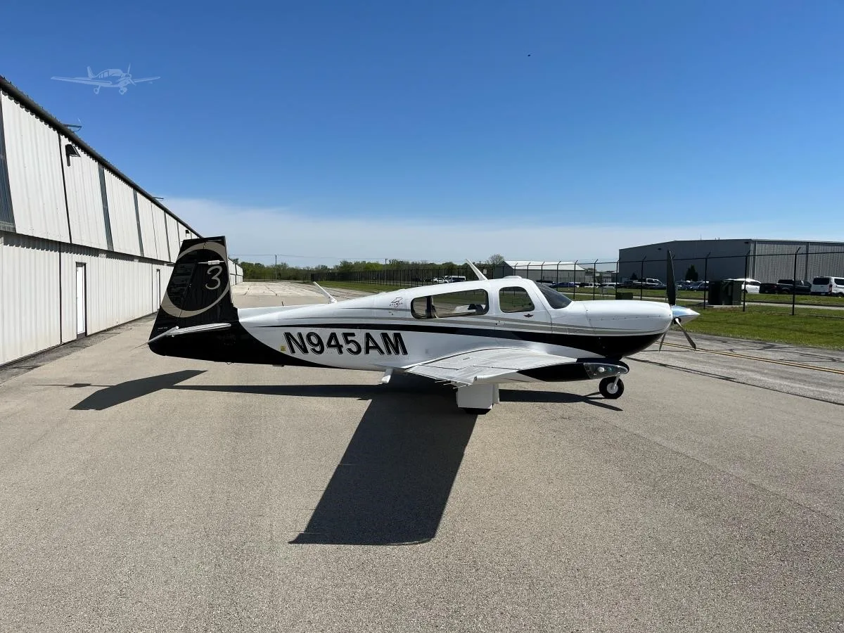 Exterior view of a 2008 MOONEY M20R OVATION 3 GX, N945AM.
