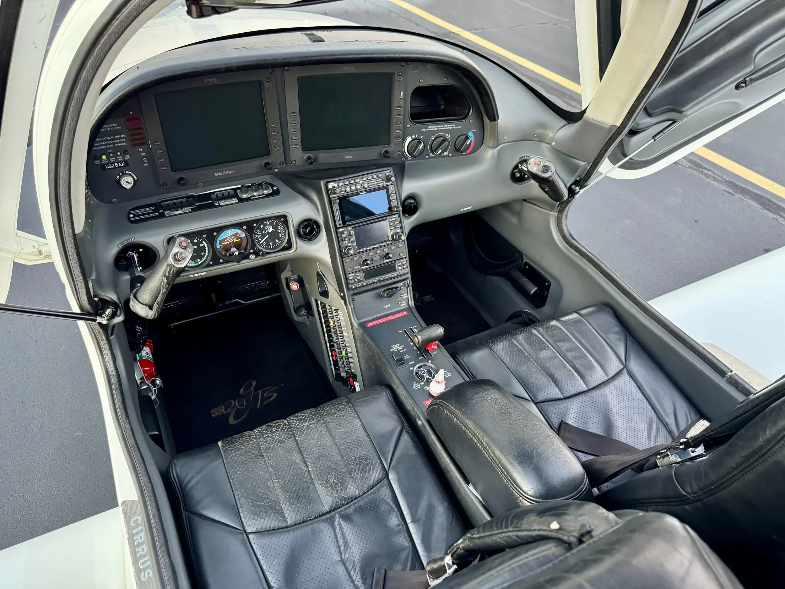 Cockpit and instrument panel of a 2007 Zane Co Aero SR20 G2 GTS.