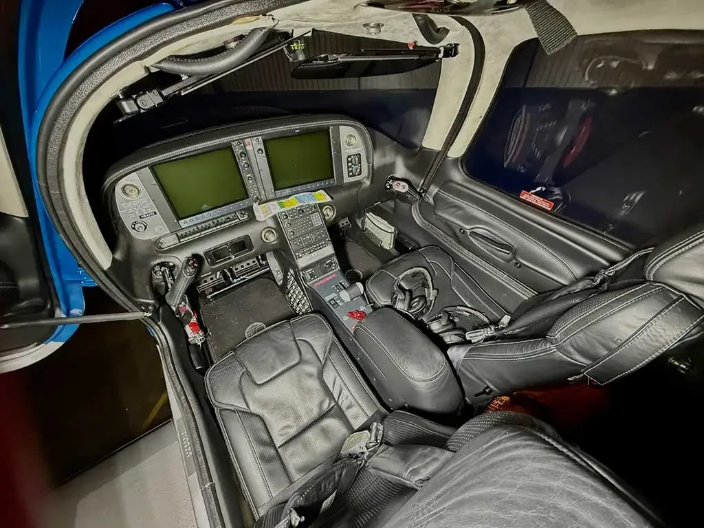 Cabin interior of a 2008 Cirrus SR22.