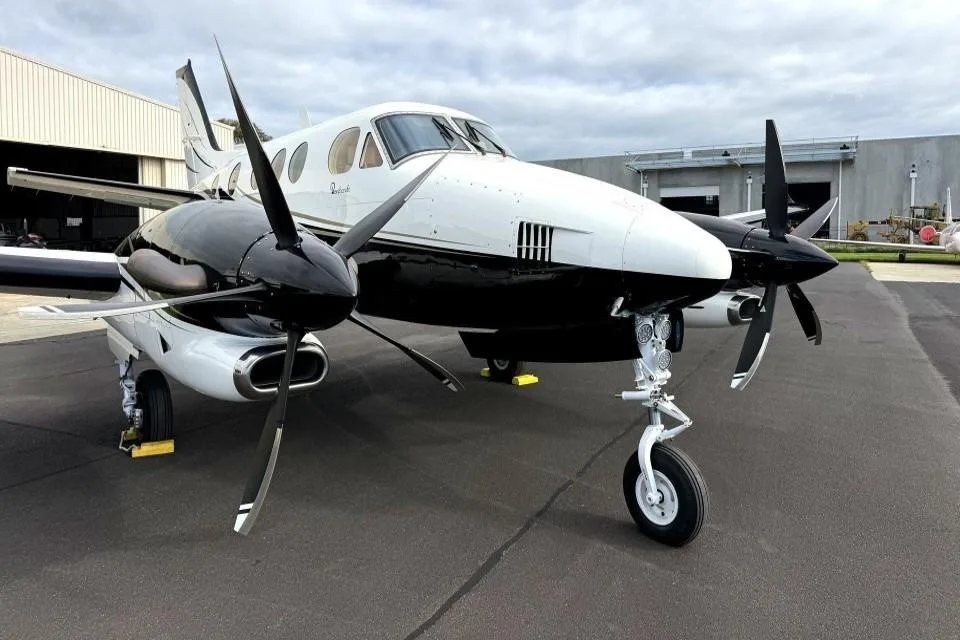 Exterior view of a 1993 BEECHCRAFT KING AIR C90B, VH-XTS.