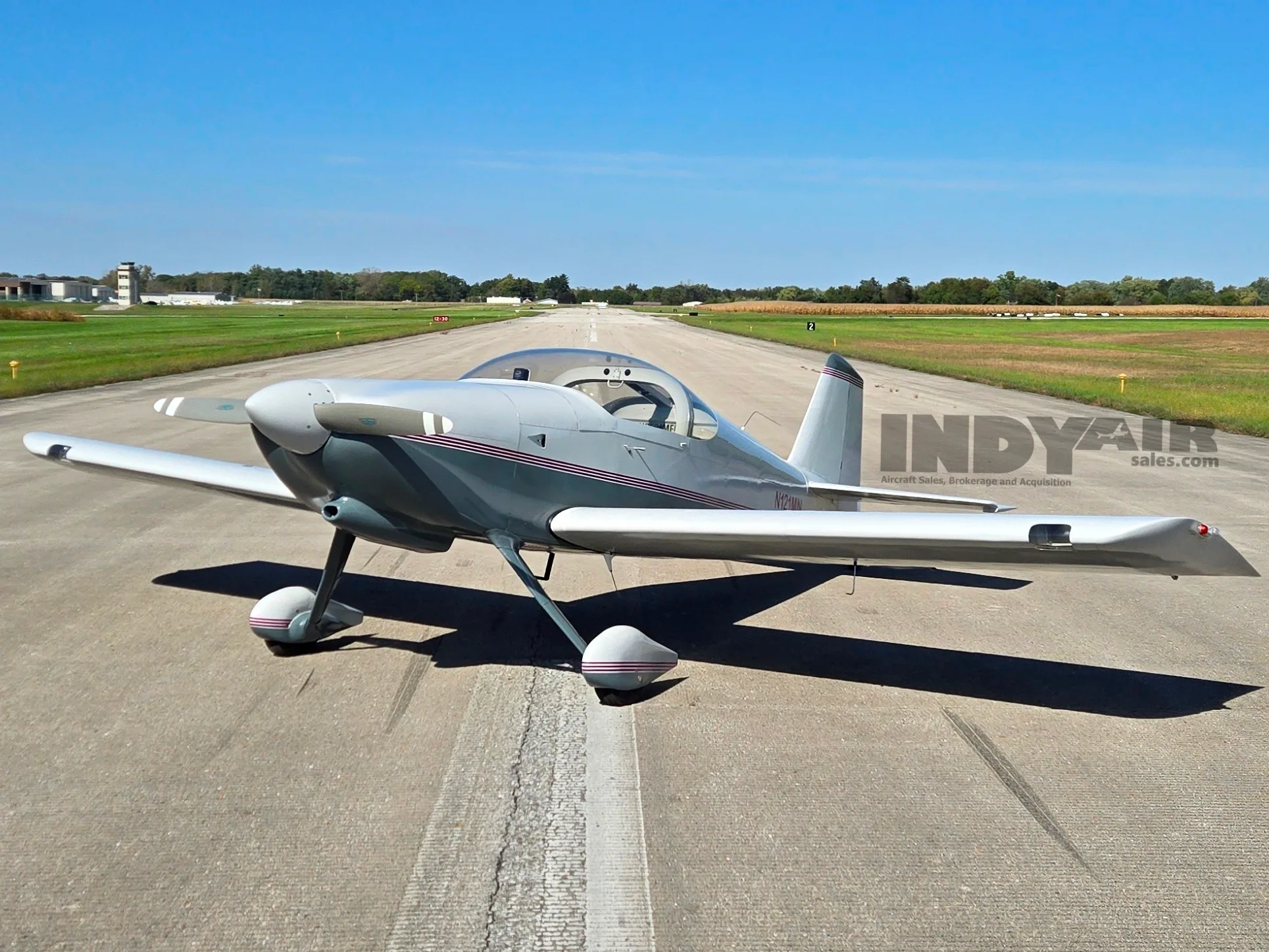 Exterior view of a Van's Aircraft RV6, N121MN.