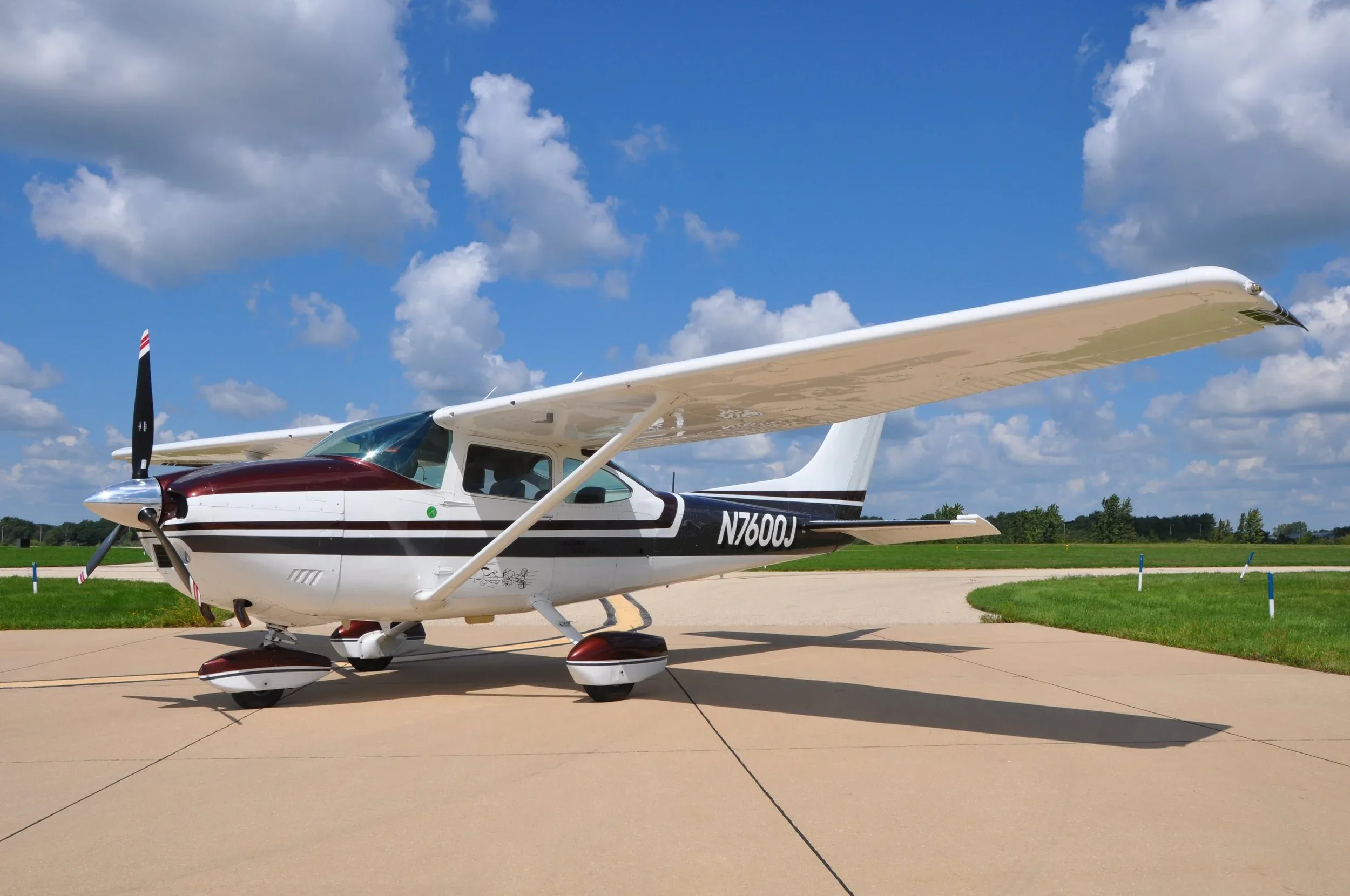 Exterior view of a 1976 AKC AVIATION 182P — AKC AVIATION.