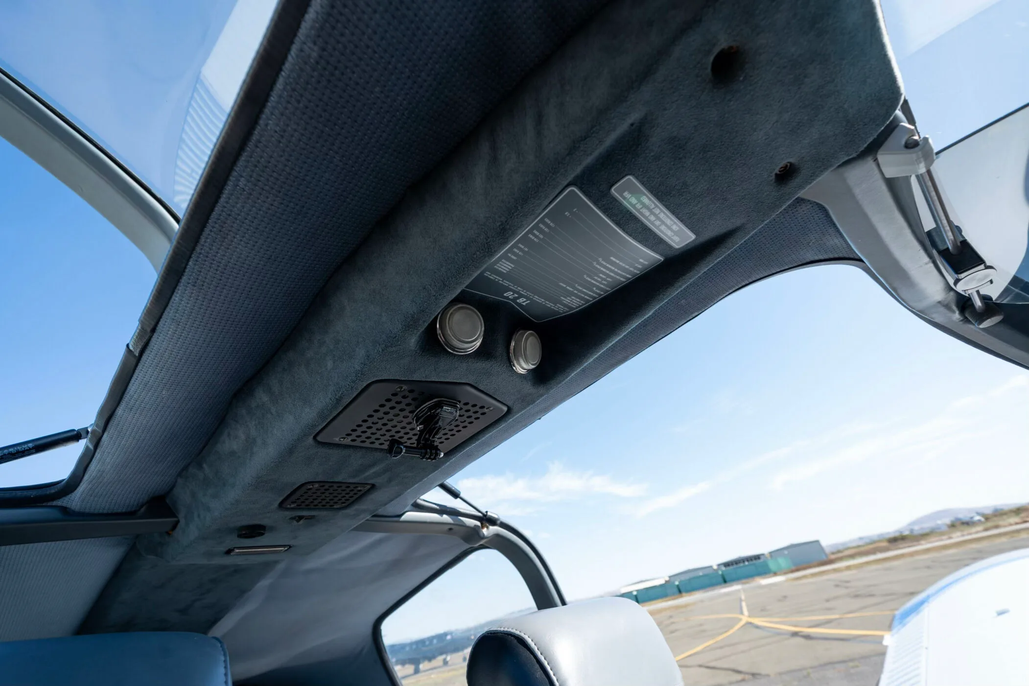 Exterior view of a 1990 Socata TB-20 TRINIDAD, N25096.