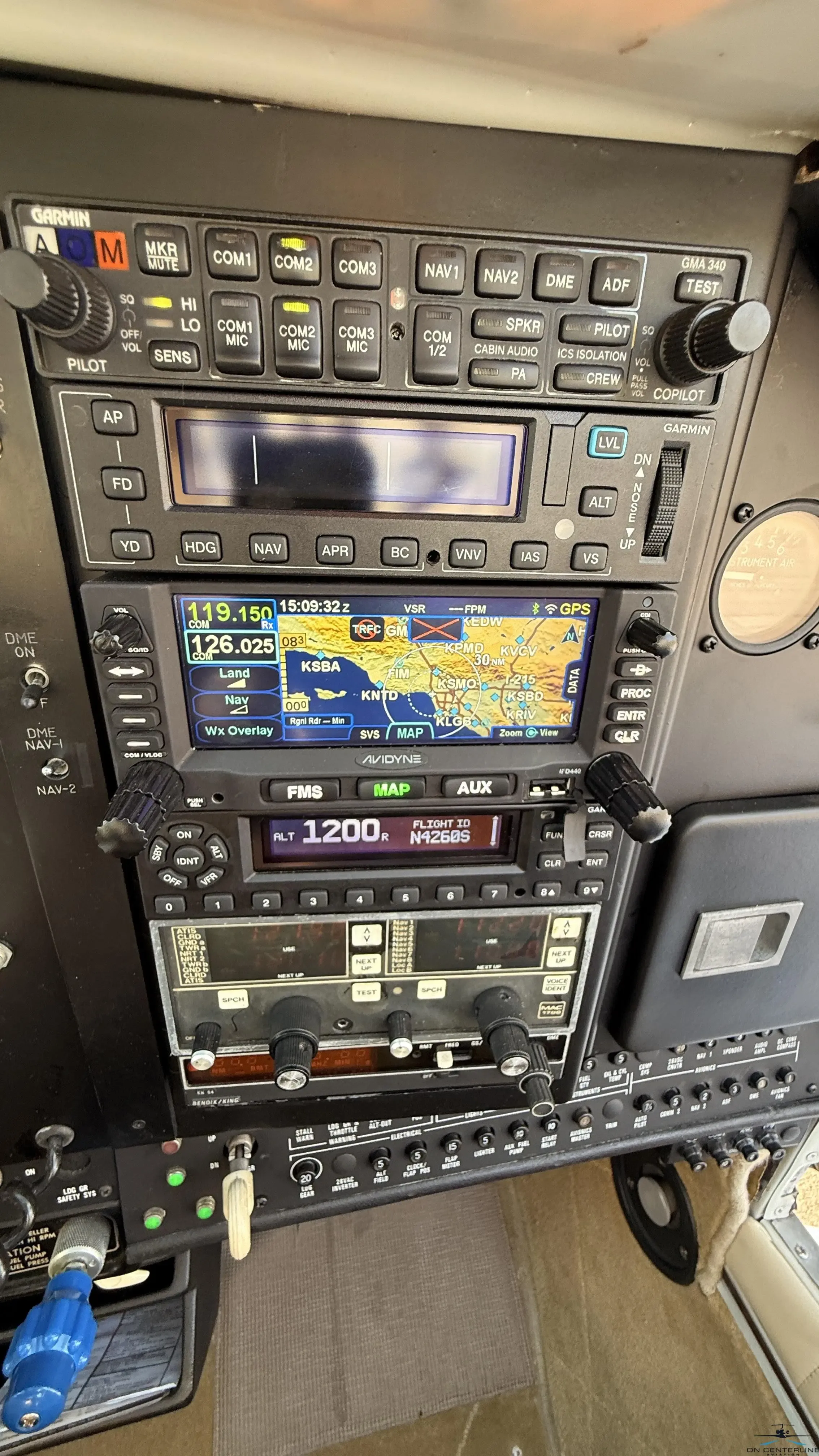 Avionics suite of a 1977 Beechcraft A36 –.