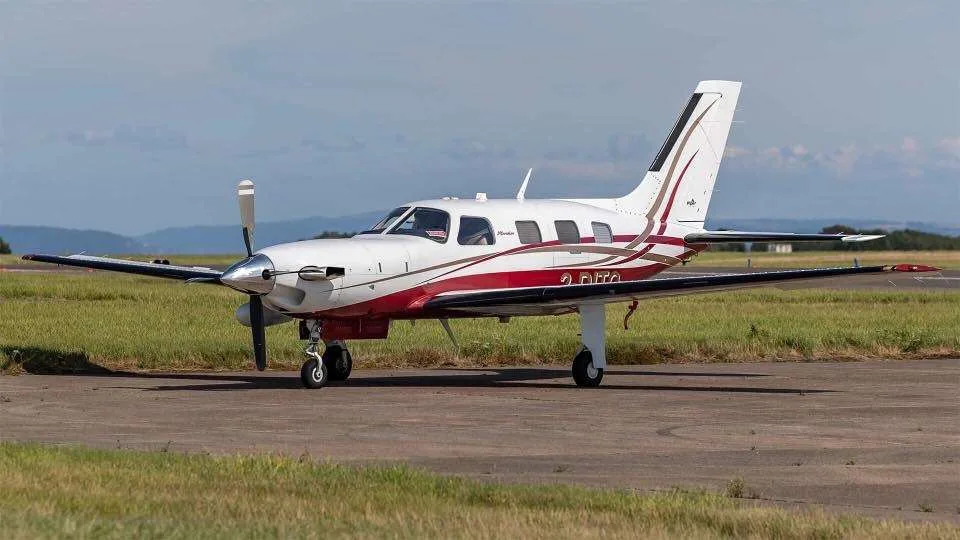 Exterior view of a 2006 Piper PA46-500TP Meridian.
