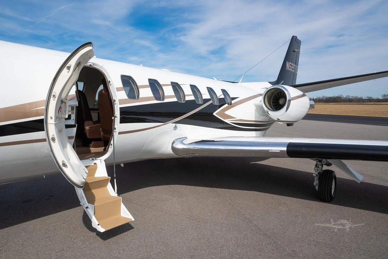 Exterior view of a 1999 CESSNA CITATION V ULTRA, N529TG.