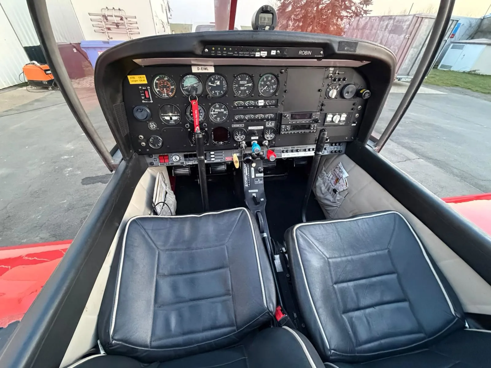 Cockpit and instrument panel of a 1988 Robin DR400-235.