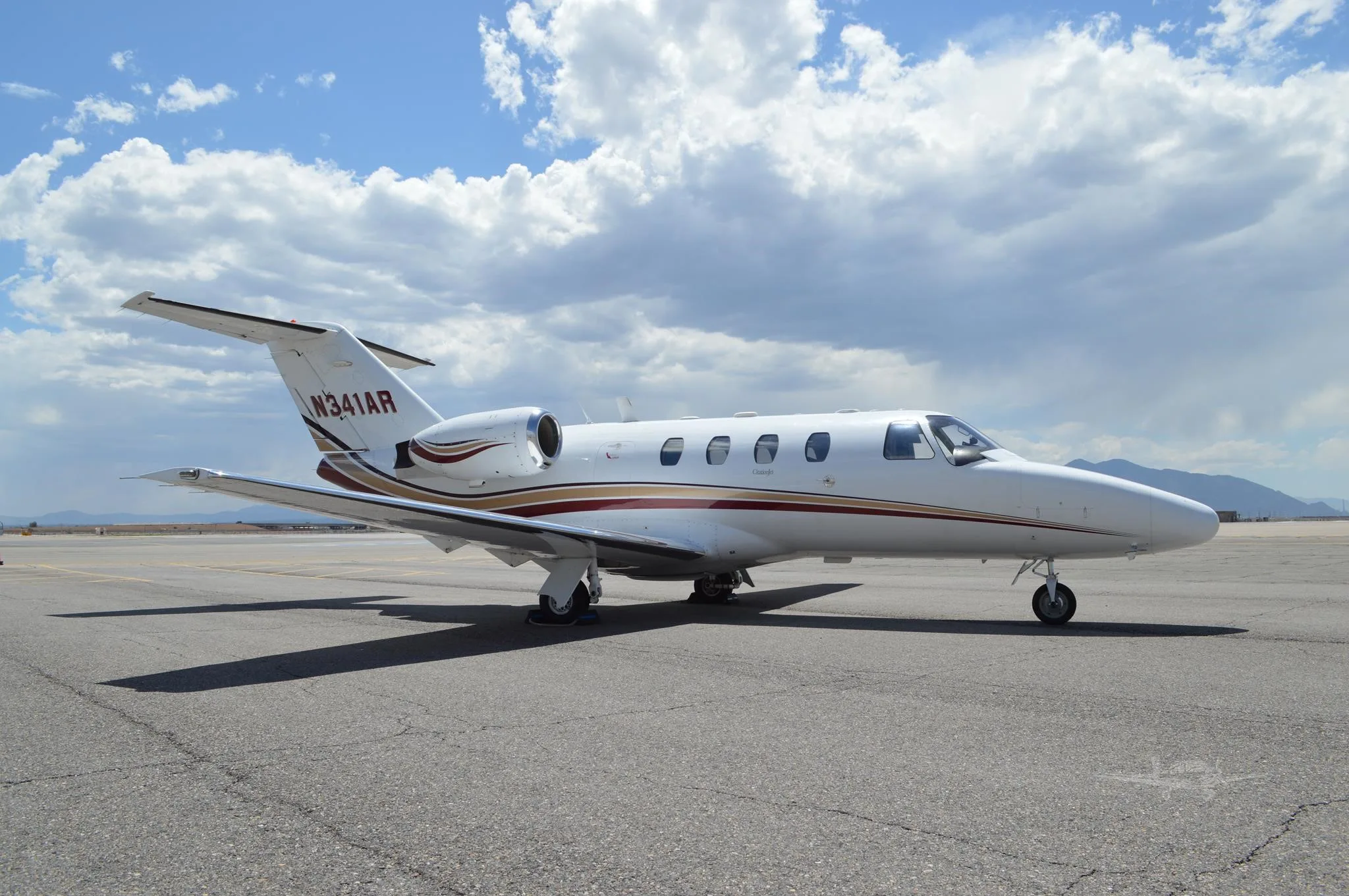 Exterior view of a 1999 CESSNA CITATION JET, N341AR.
