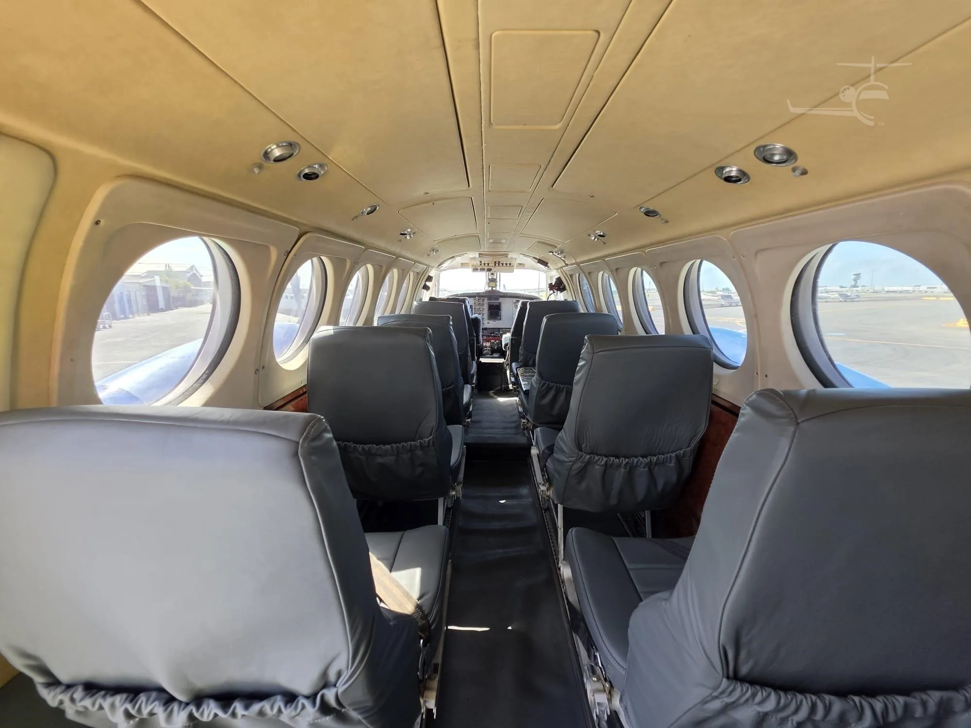 Vh-hjs - 1984 Beechcraft King AIR B200