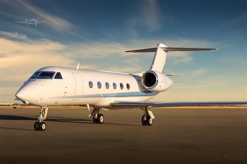 Exterior view of a 2006 GULFSTREAM G450.