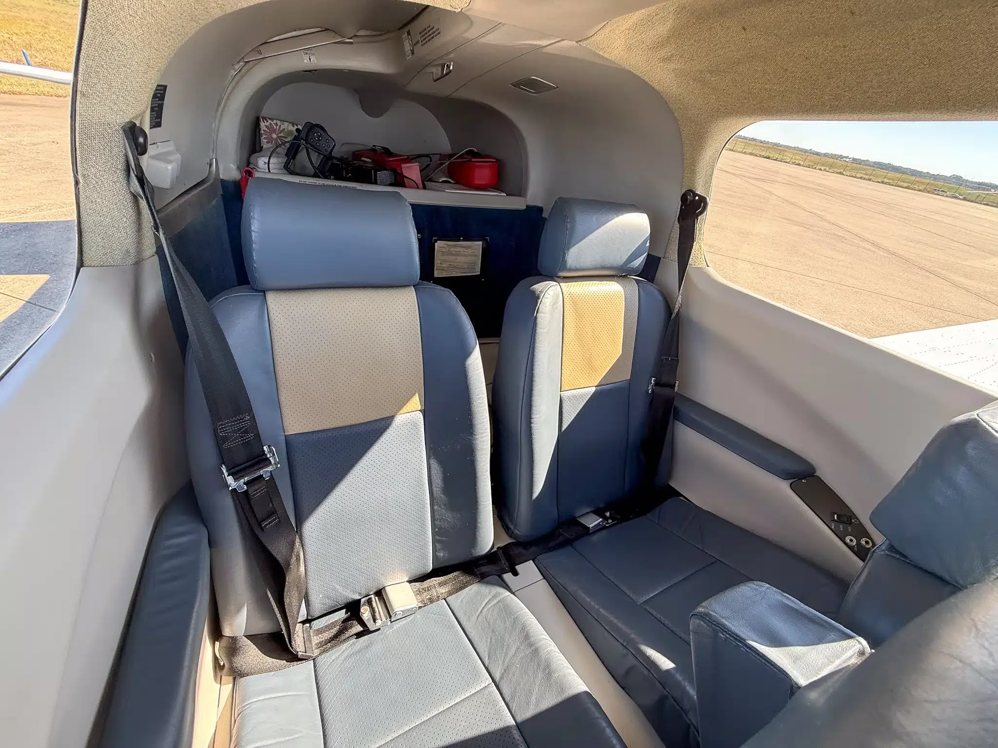 Cabin interior of a 1996 Mooney M20J MSE.
