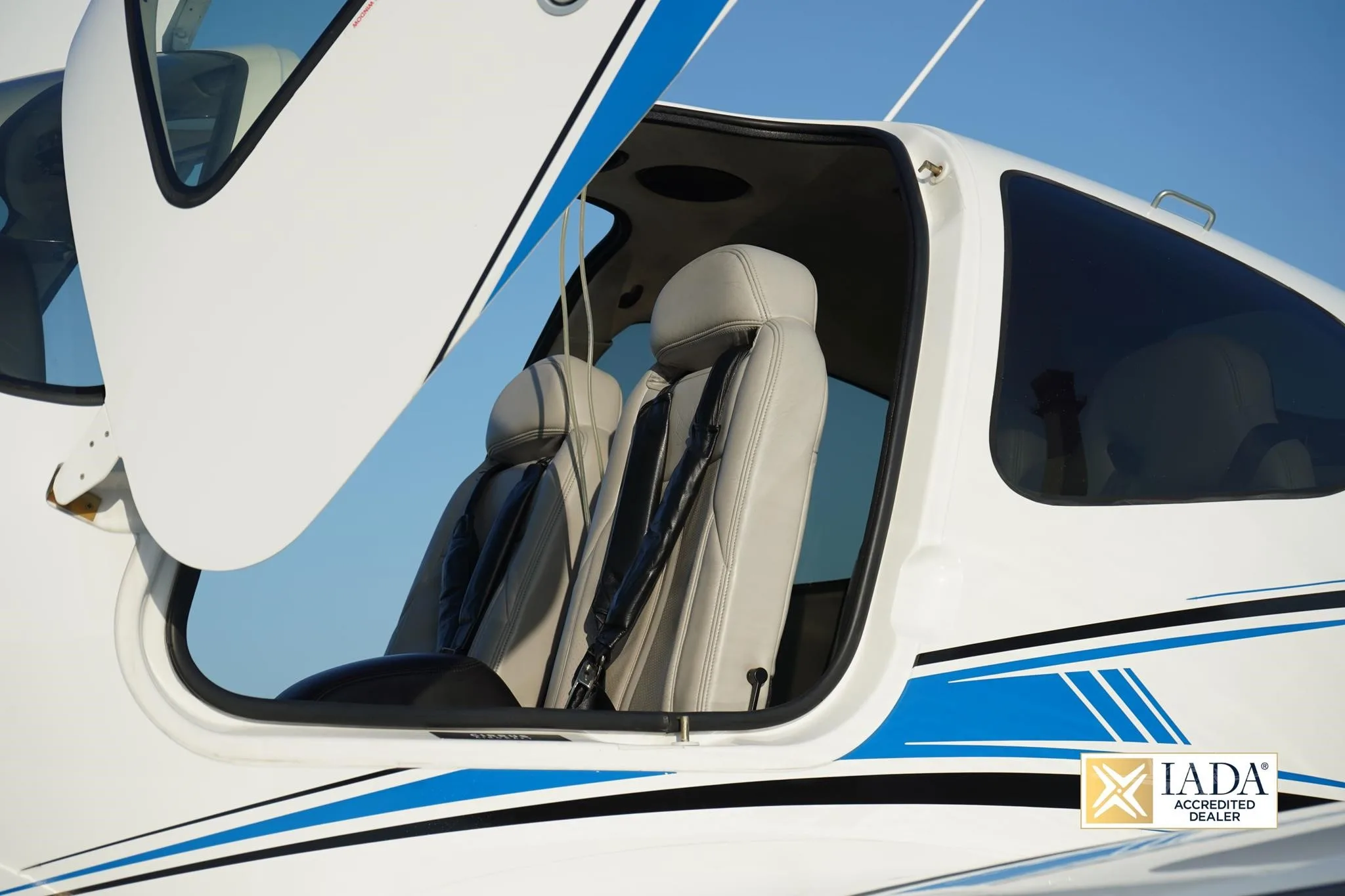Exterior view of a 2020 CIRRUS SR22-G6 TURBO, N691RM.
