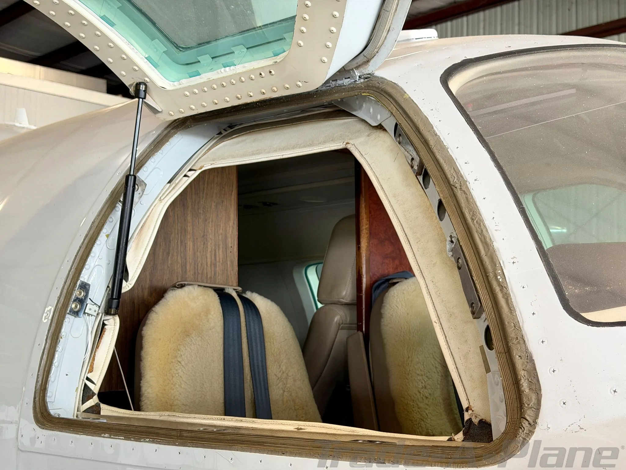 Cabin interior of a 1974 MITSUBISHI MU 2J.