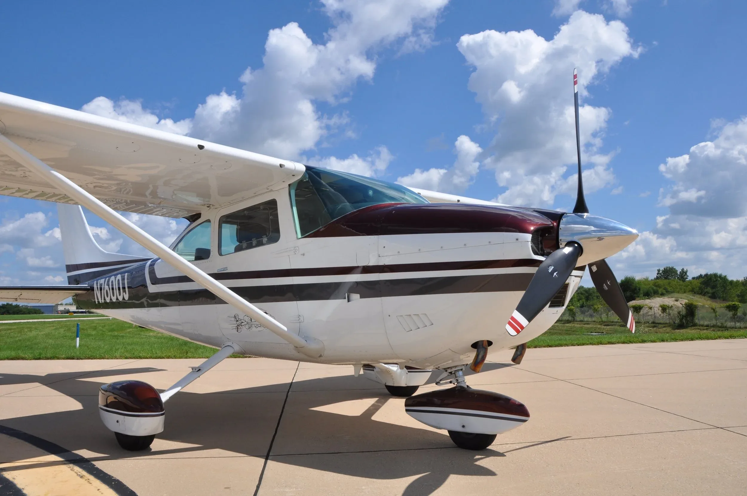 Exterior view of a 1976 AKC AVIATION 182P — AKC AVIATION.