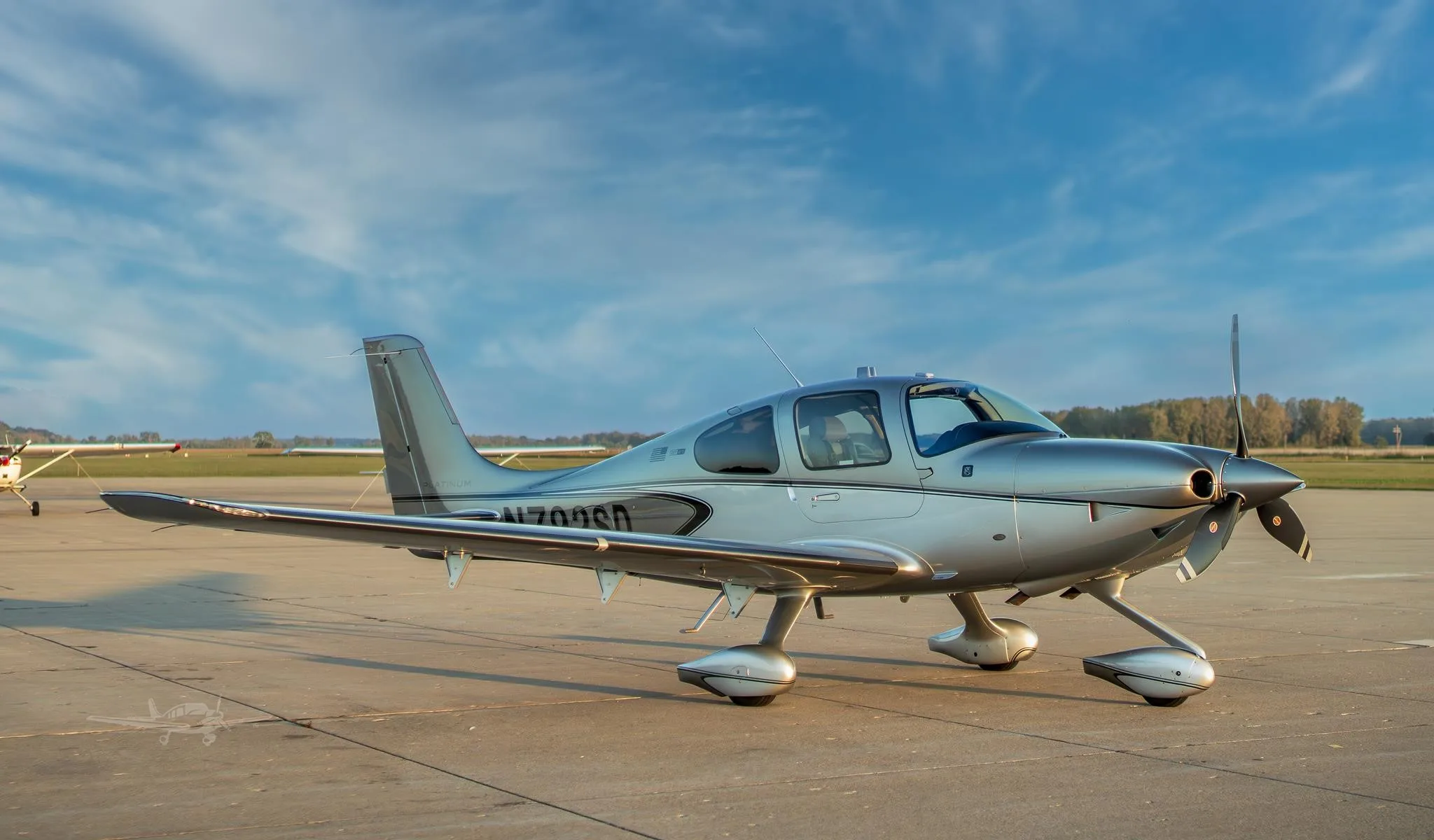 Exterior view of a 2020 CIRRUS SR22-G6 TURBO, N792SD.