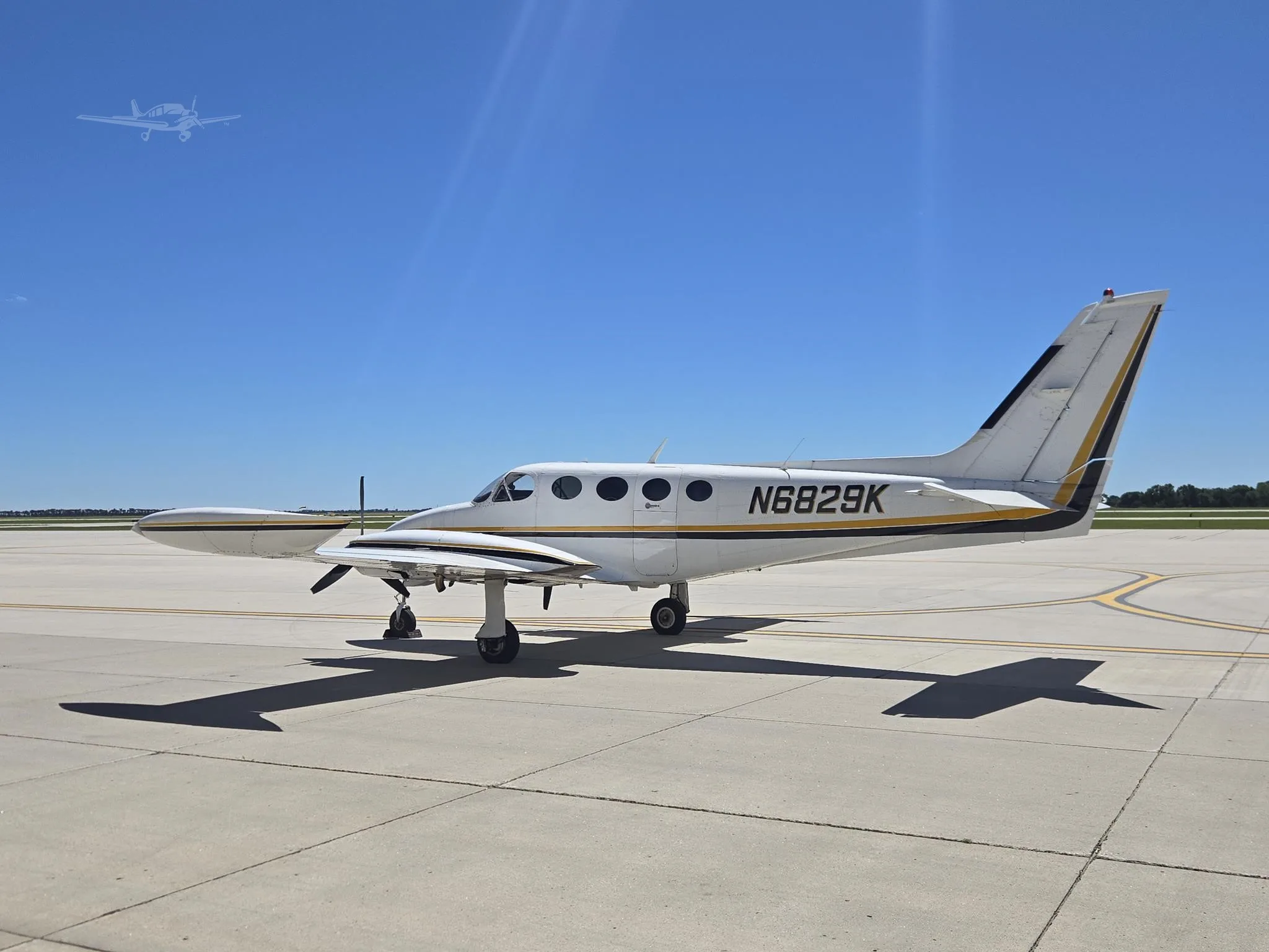 Exterior view of a 1981 CESSNA 340A, N6829K.