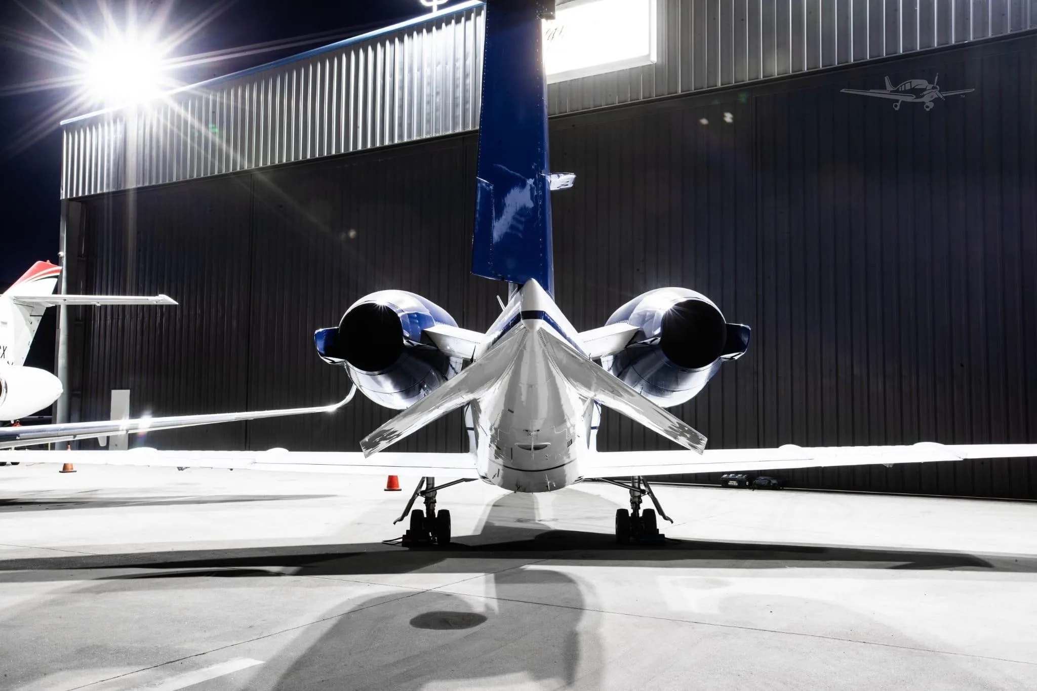 Exterior view of a 2001 LEARJET 60, N888LJ.