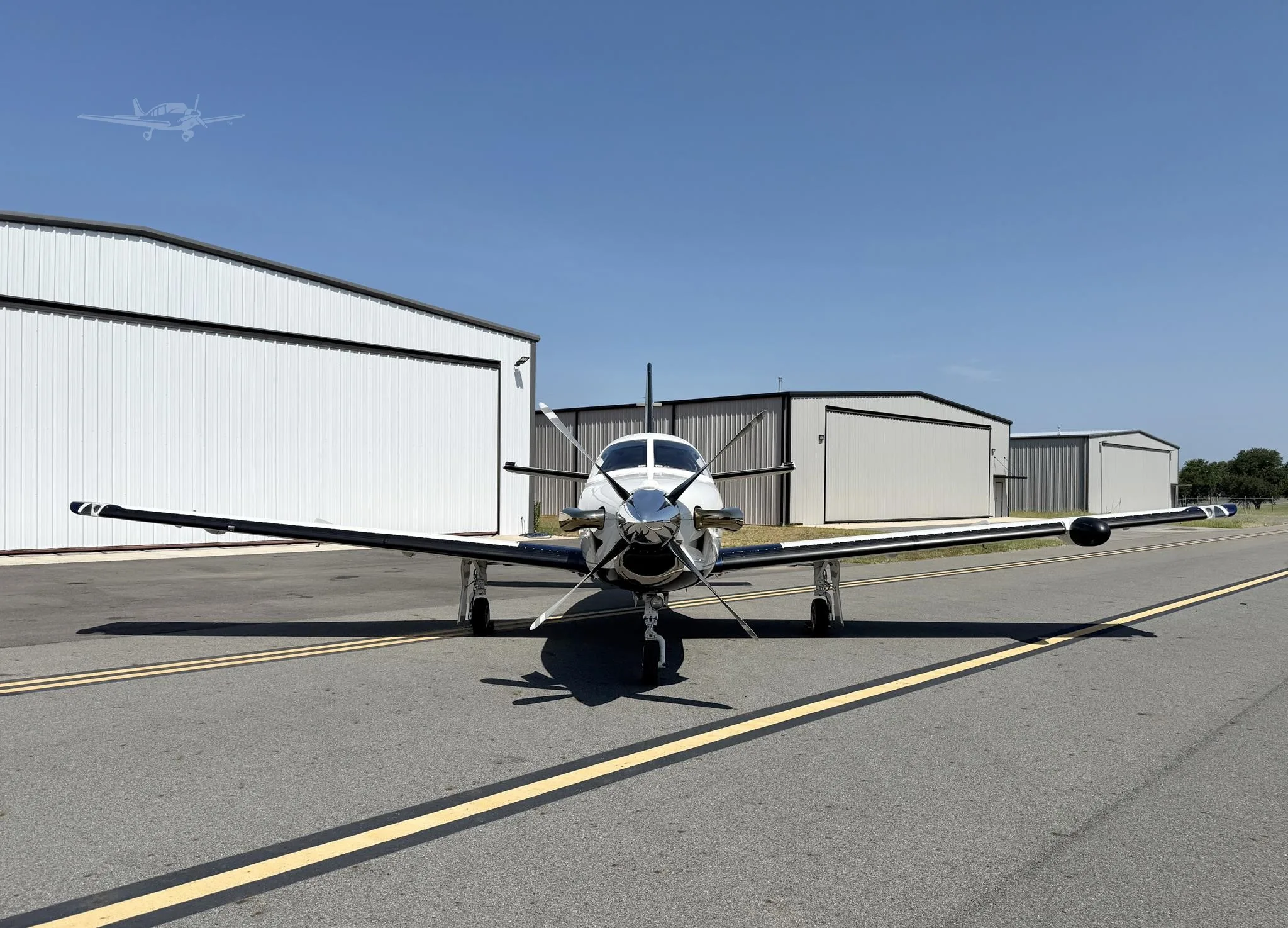 Exterior view of a 2013 DAHER TBM 850, N850BX.