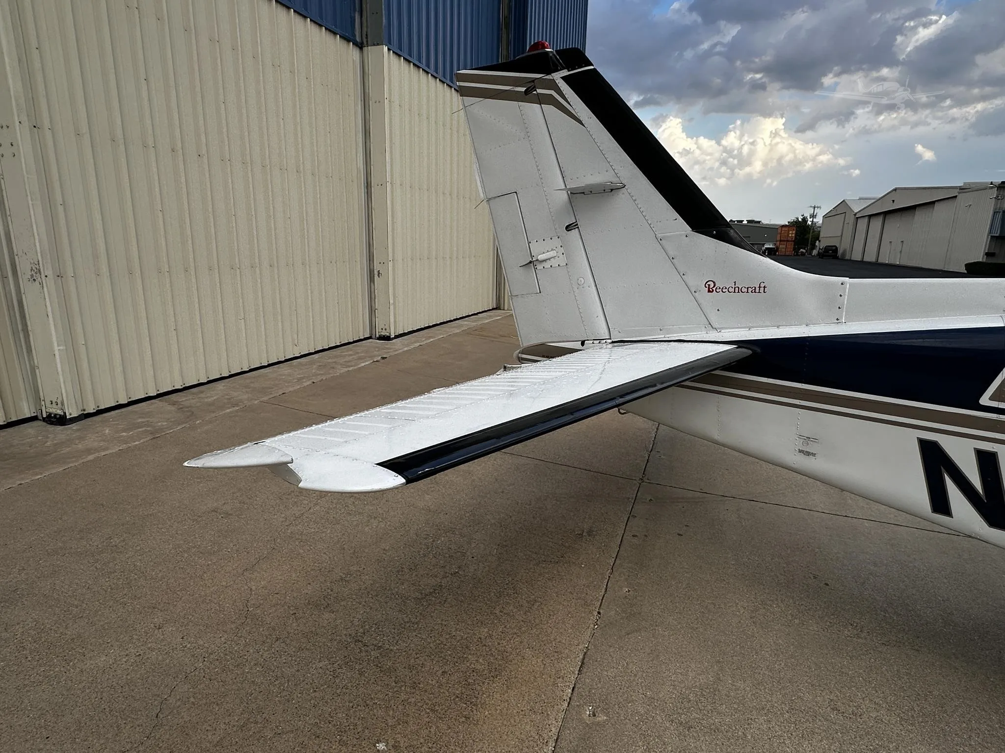 Exterior view of a 1976 BEECHCRAFT 58 BARON, N112PC.