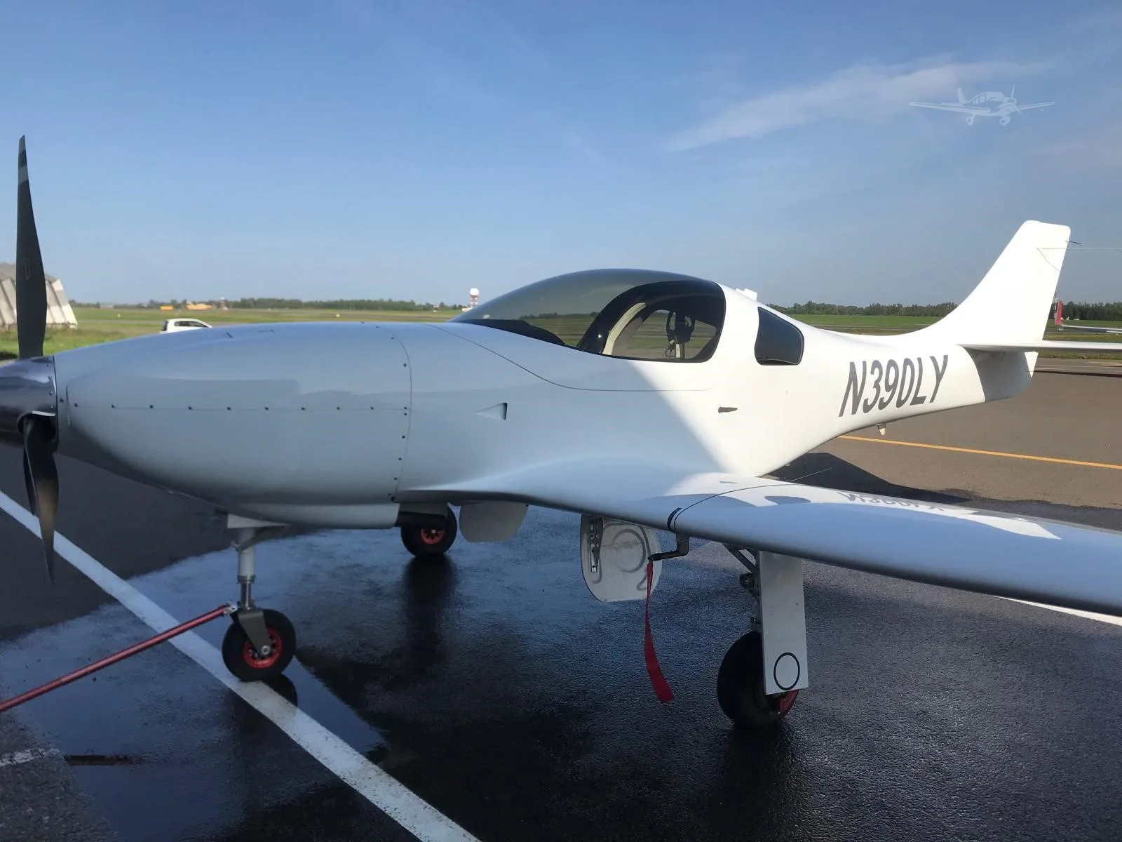 2015 LANCAIR LEGACY RG