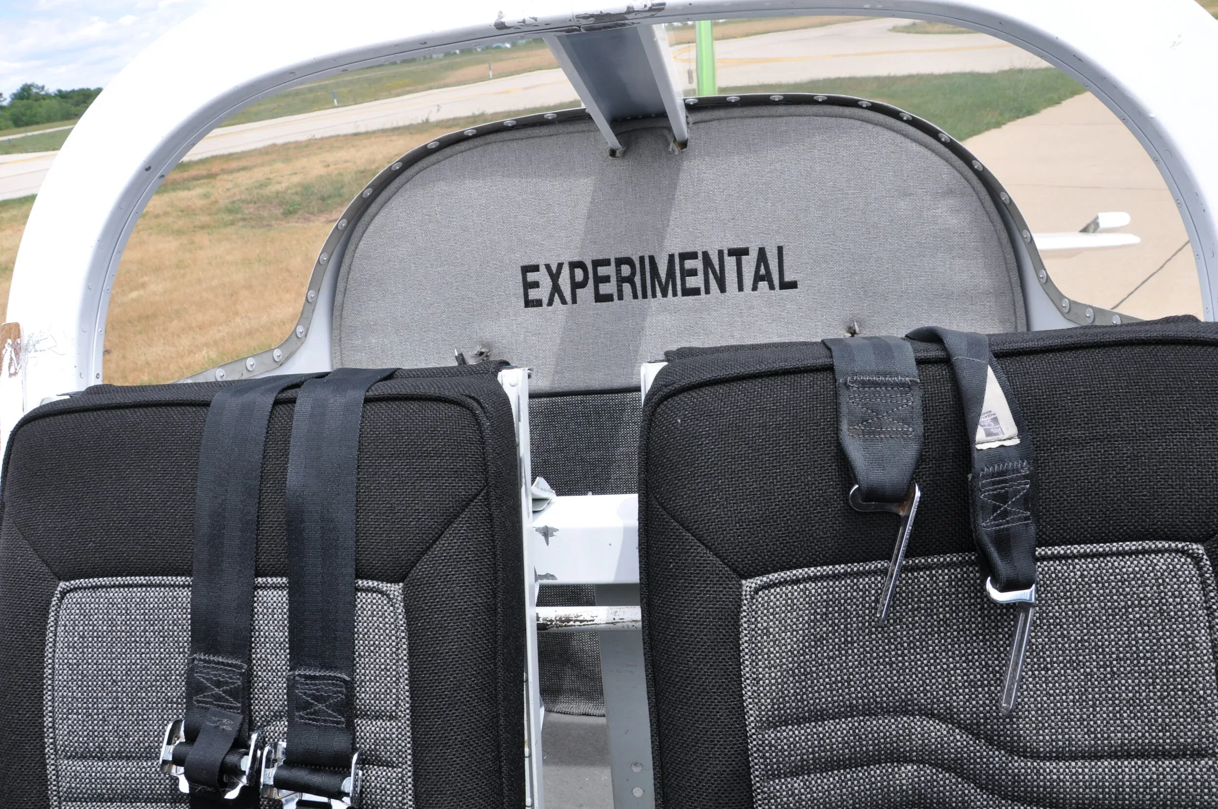 Exterior view of a 1996 AKC AVIATION.