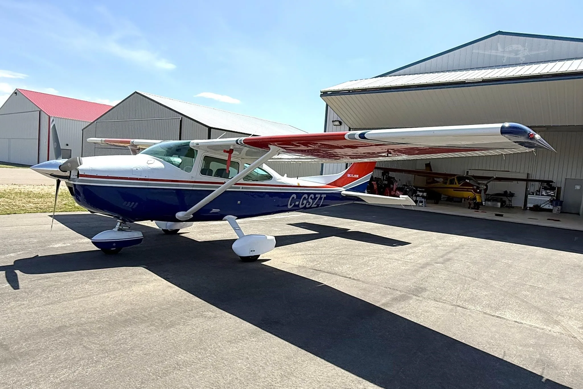 Exterior view of a 1983 CESSNA 182R SKYLANE, C-GSZT.
