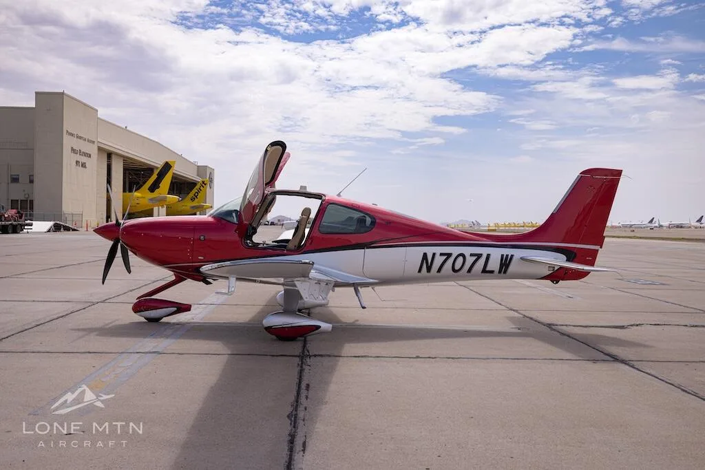 Exterior view of a 2024 Cirrus SR22T G7.