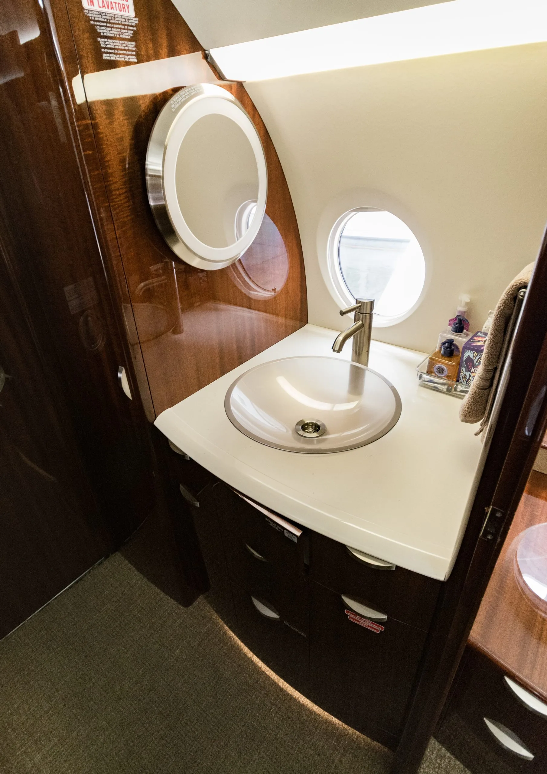 Cabin interior of a Gulfstream G280.