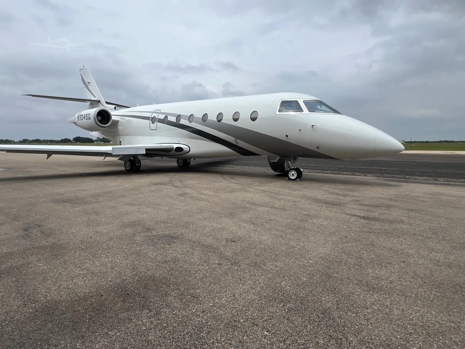 Exterior view of a 2009 GULFSTREAM G200, N104SG.