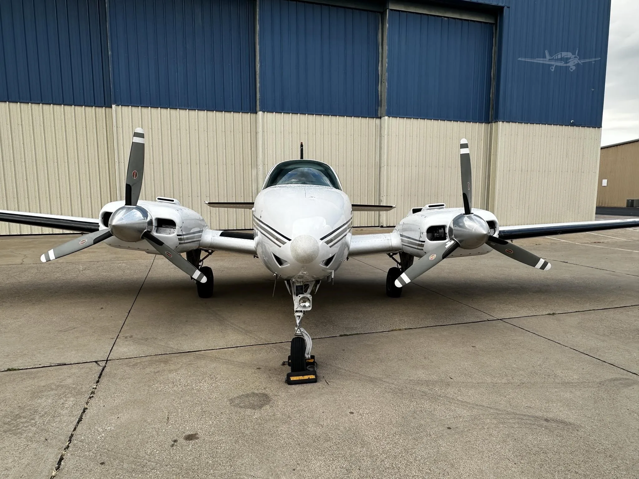 Exterior view of a 1976 BEECHCRAFT 58 BARON, N112PC.