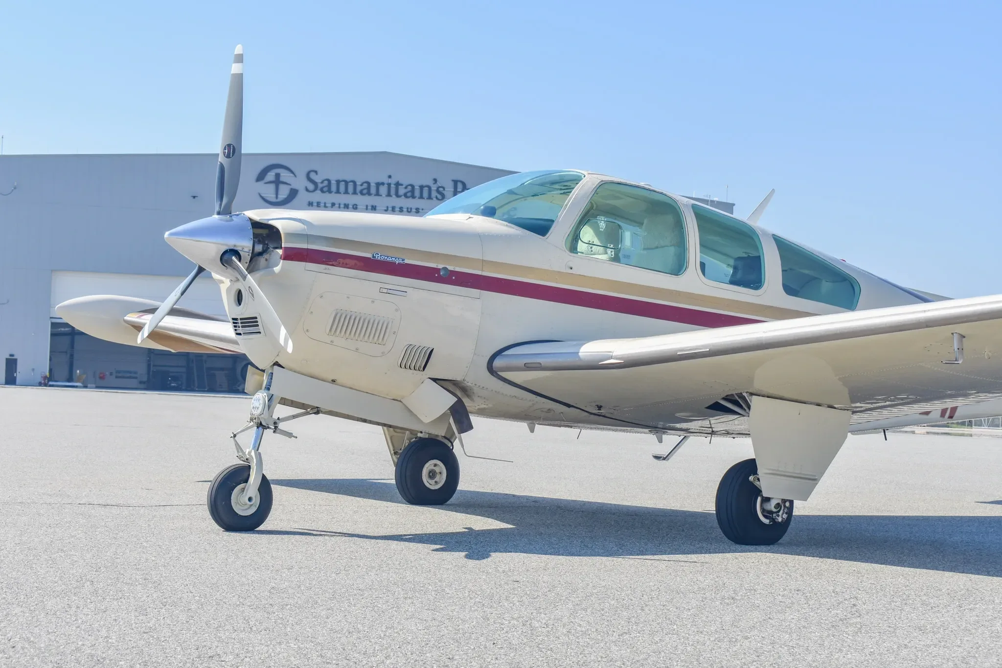 Exterior view of a 1990 Beechcraft Bonanza, N898WP.