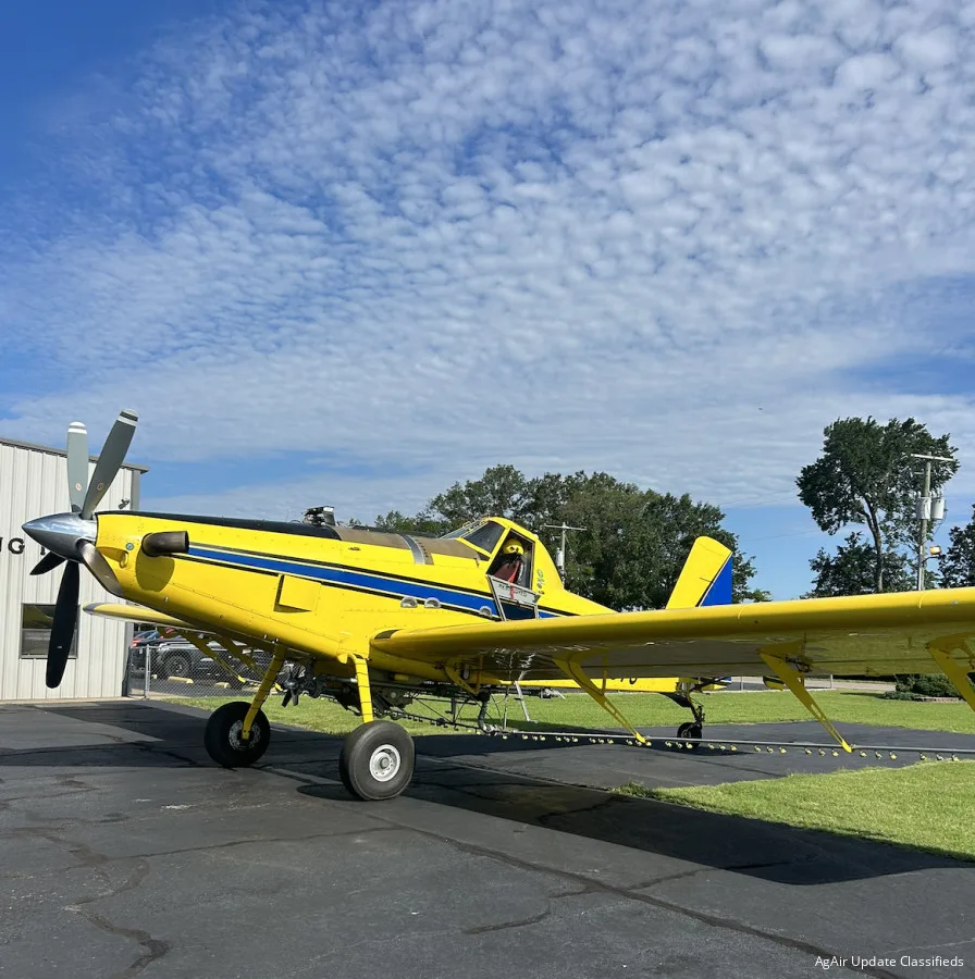 Exterior view of a 2019 Air Tractor 802A, N62370.