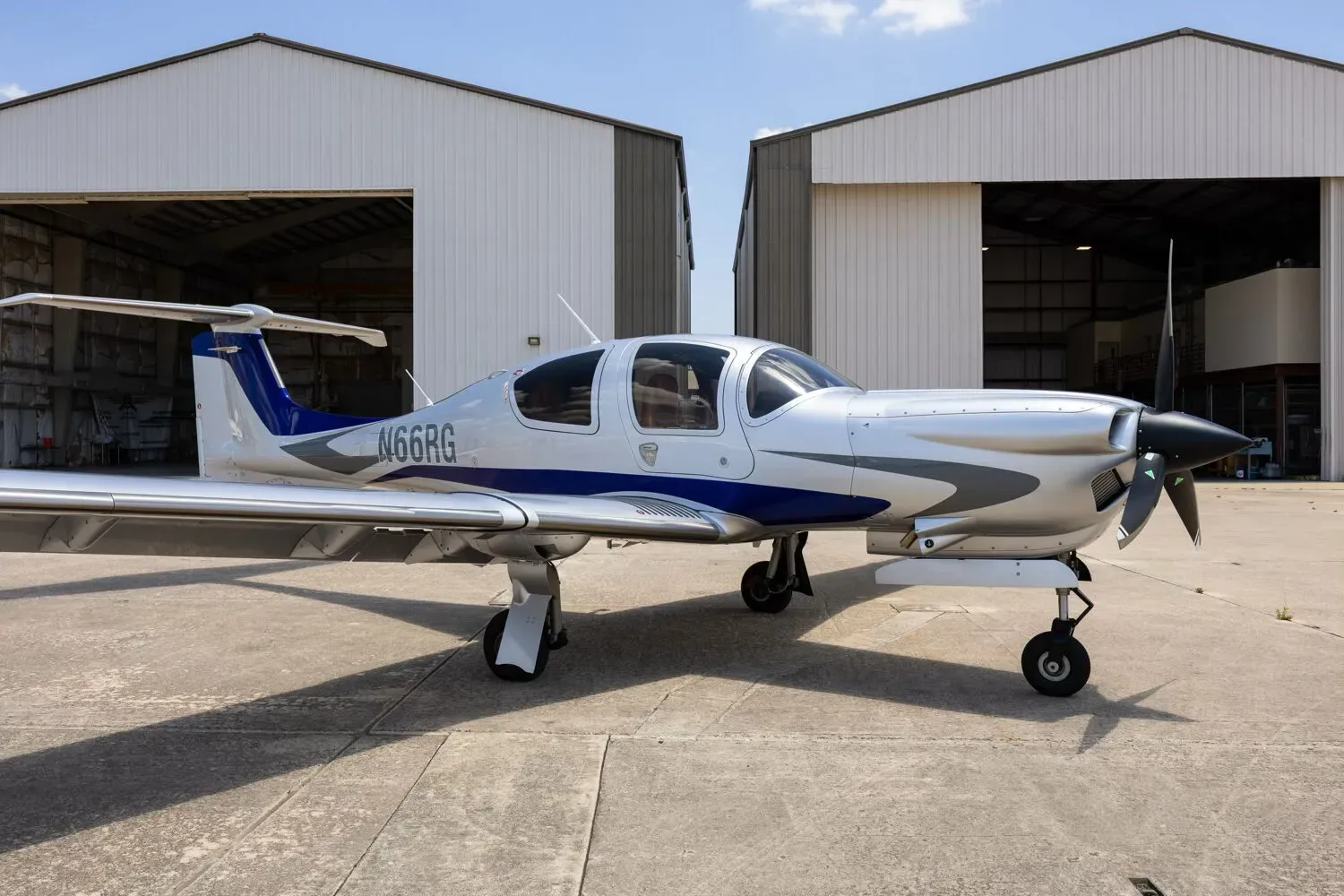 Exterior view of a 2024 Diamond DA50 RG, N281PA.