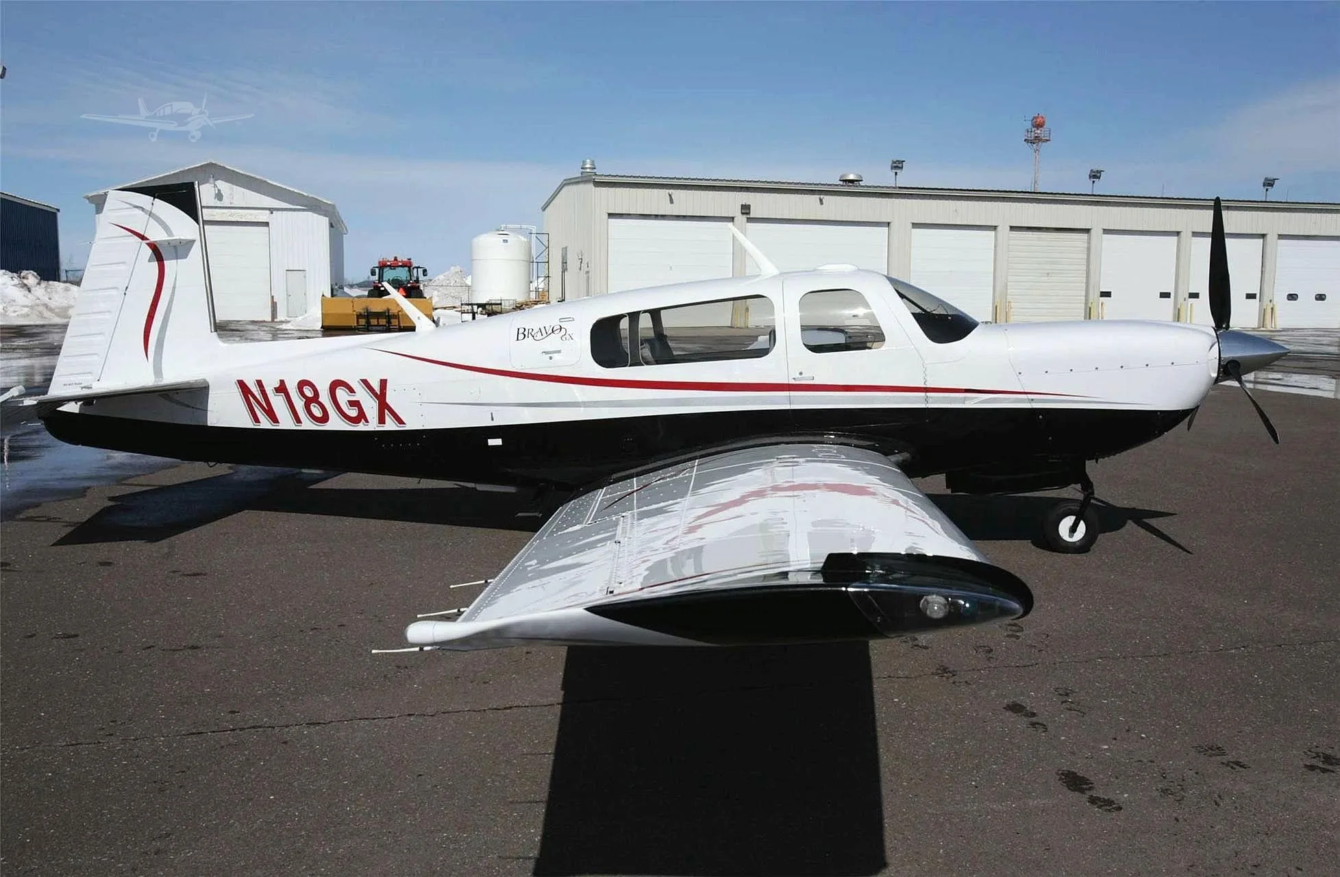 Exterior view of a 2007 MOONEY M20M GX BRAVO, N18GX.