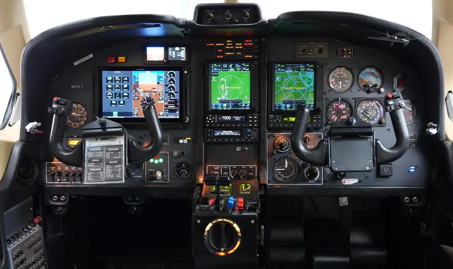 Avionics suite of a 2005 DAHER TBM 700C2.