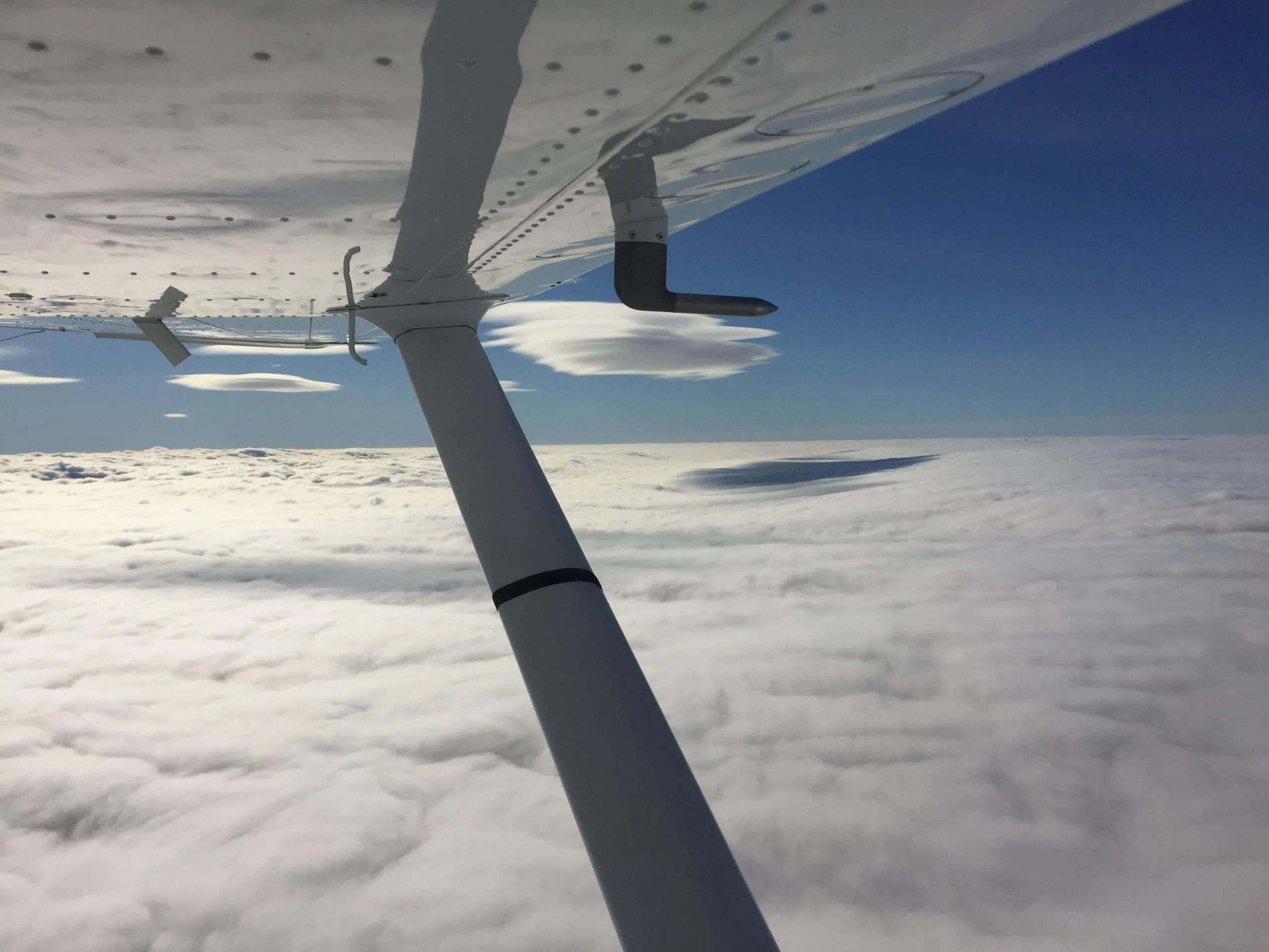 Marketing image of a 1999 Cessna 182S.