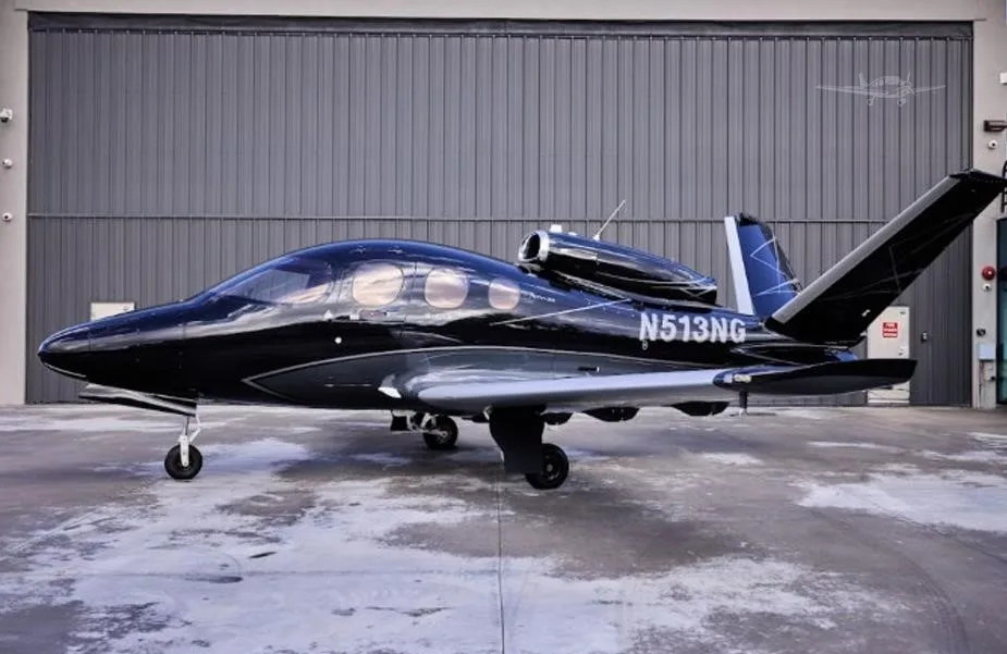 Exterior view of a 2023 CIRRUS VISION SF50-G2+, N513NG.