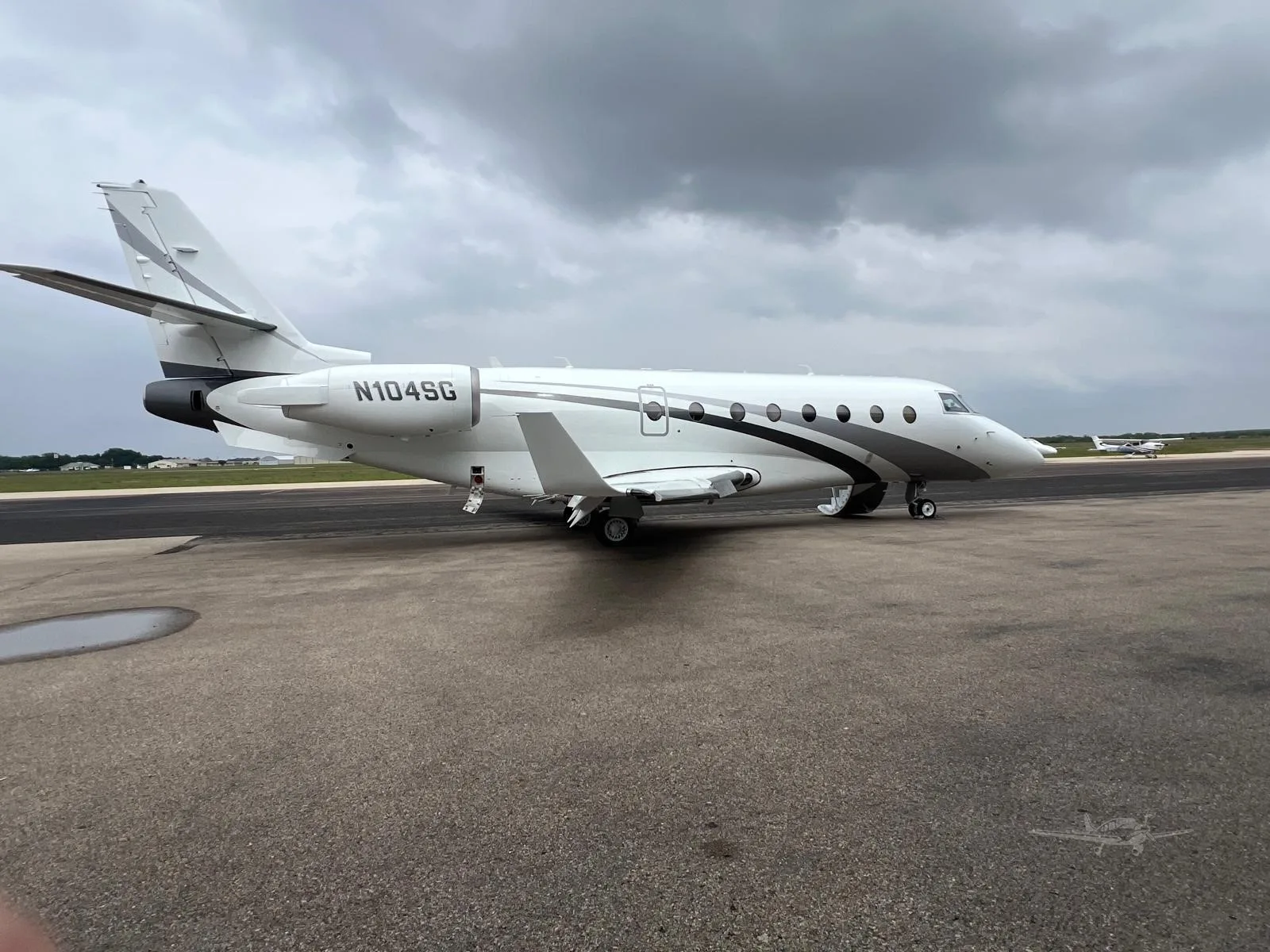 Exterior view of a 2009 GULFSTREAM G200, N104SG.