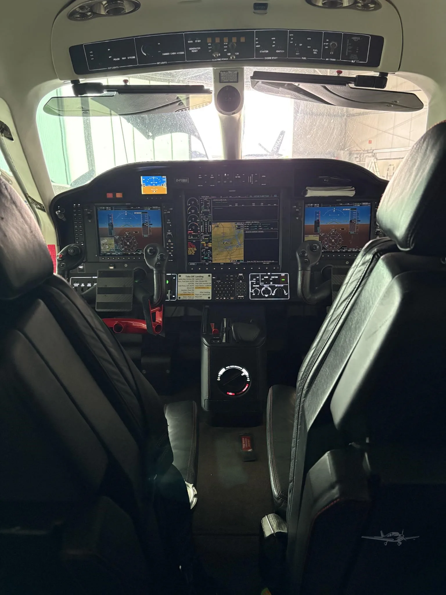 Cockpit and instrument panel of a 2015 DAHER TBM 900.