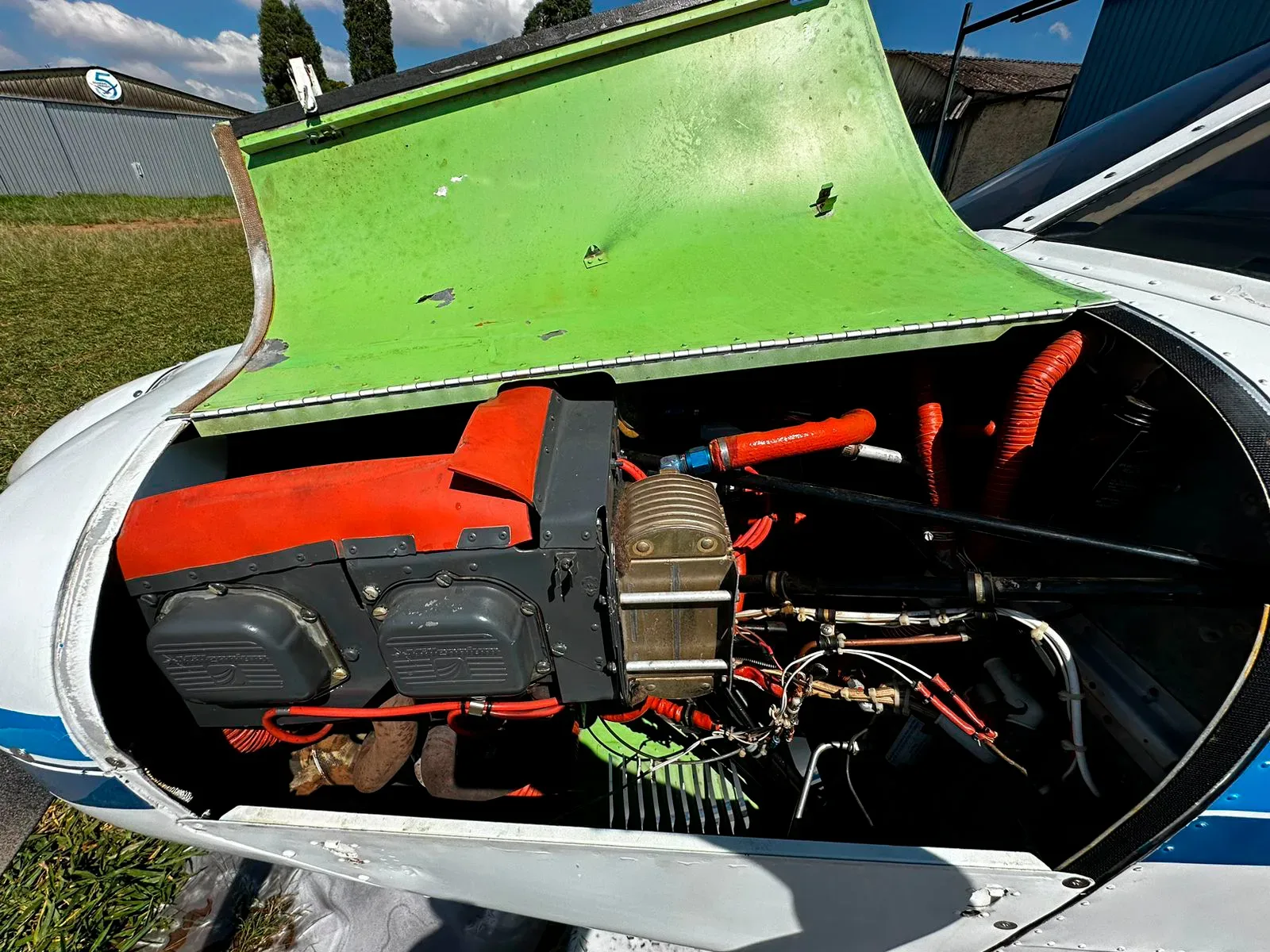Cockpit and instrument panel of a 1985 Piper Warrior II PA-28-161.