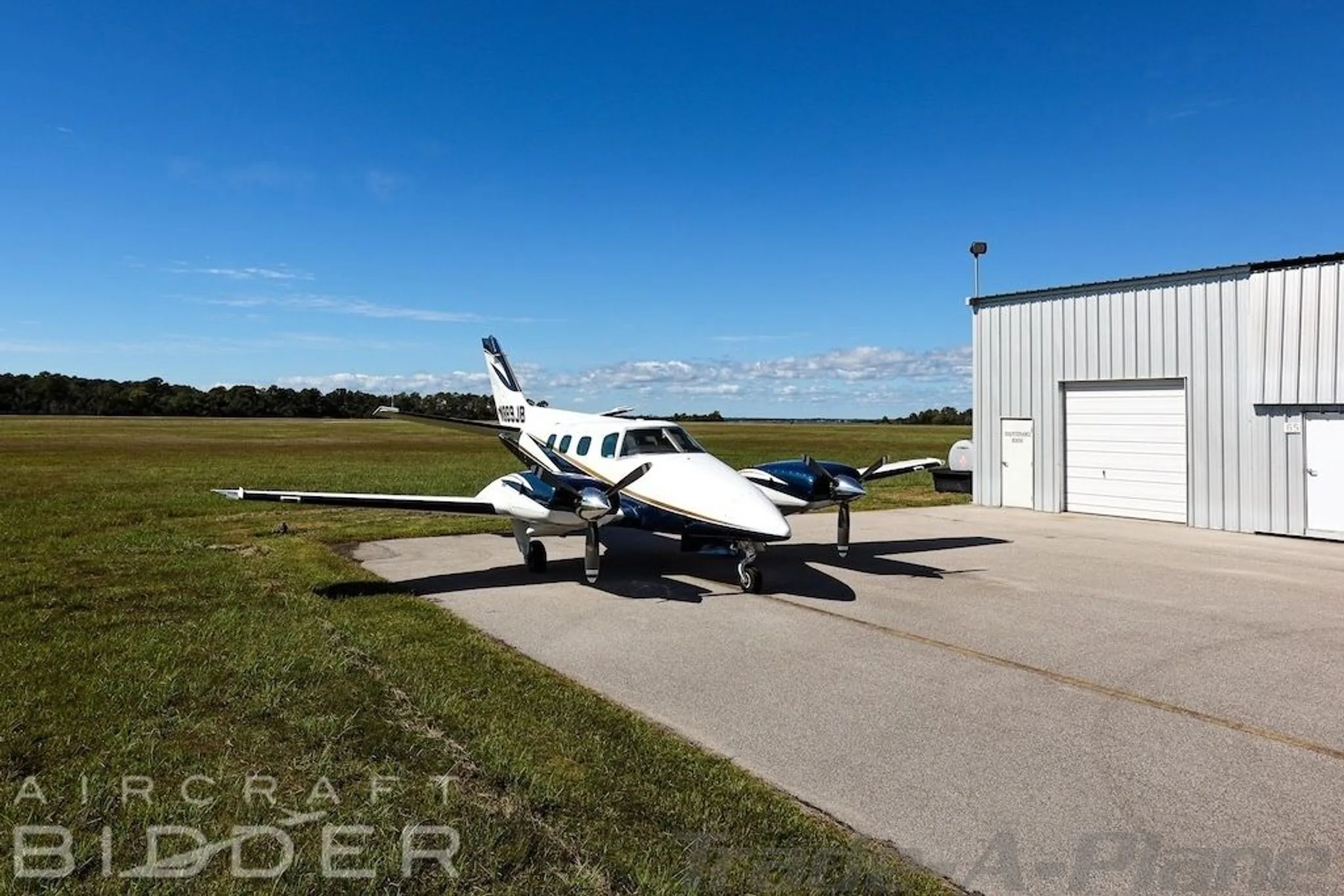 Exterior view of a 1974 BEECHCRAFT B60 DUKE, N889JB.