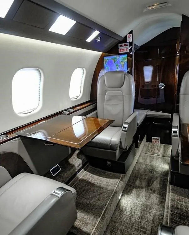 Cabin interior of a 2011 LEARJET 60XR.