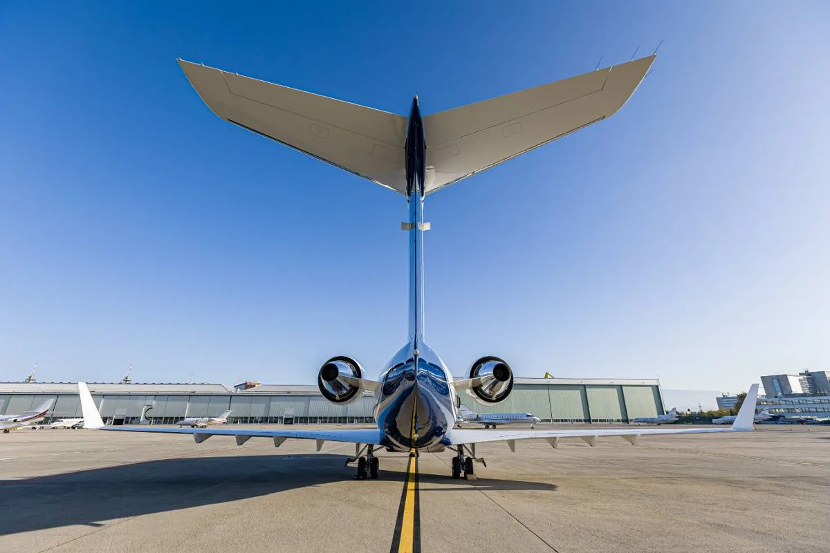 Exterior view of a 2007 Bombardier Challenger 604.