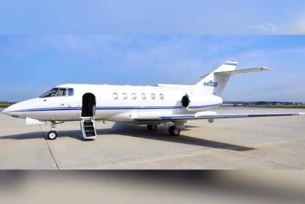 Cabin interior of a 1989 Hawker 800A.