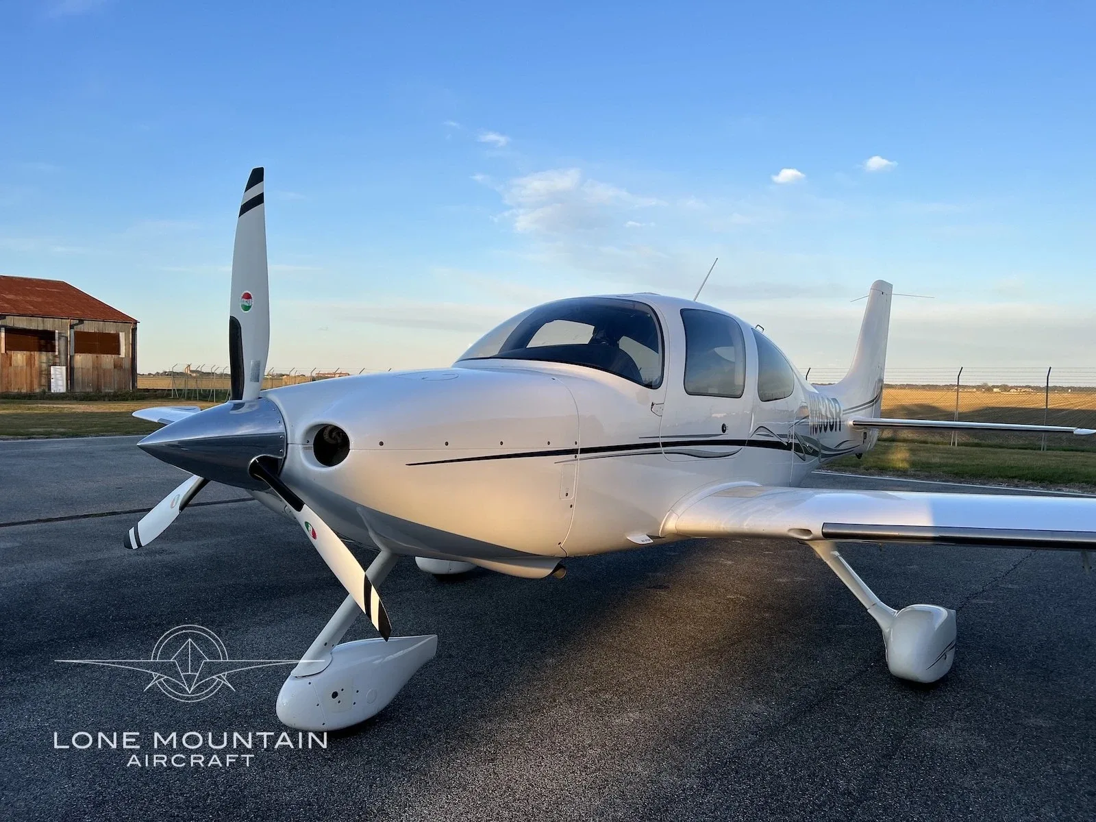 Exterior view of a 2007 Cirrus SR22 G2 GTS.