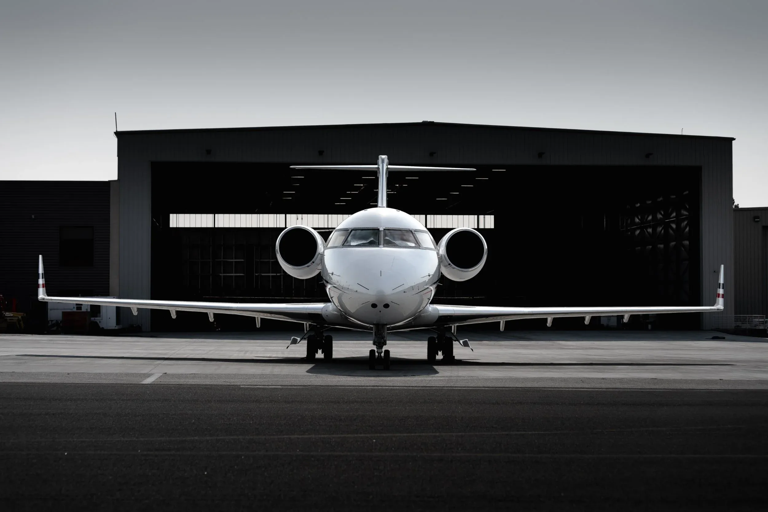 Exterior view of a 2003 Bombardier Challenger 604 - N1VR — | WCAS.