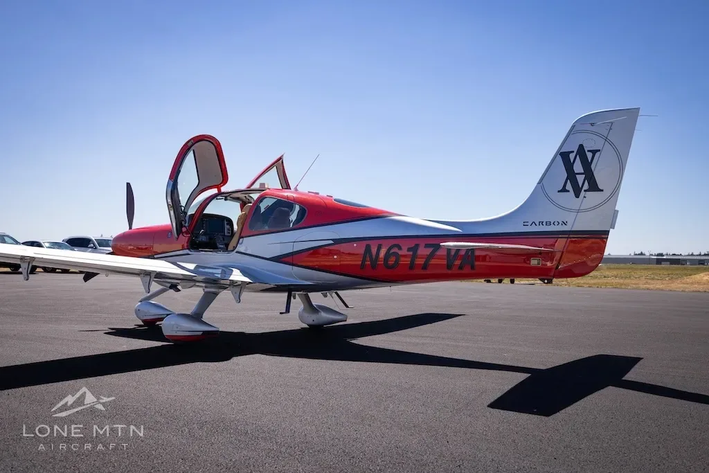 Exterior view of a 2016 Cirrus SR22T, N617VA.